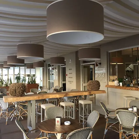 Arena Hotel 3*